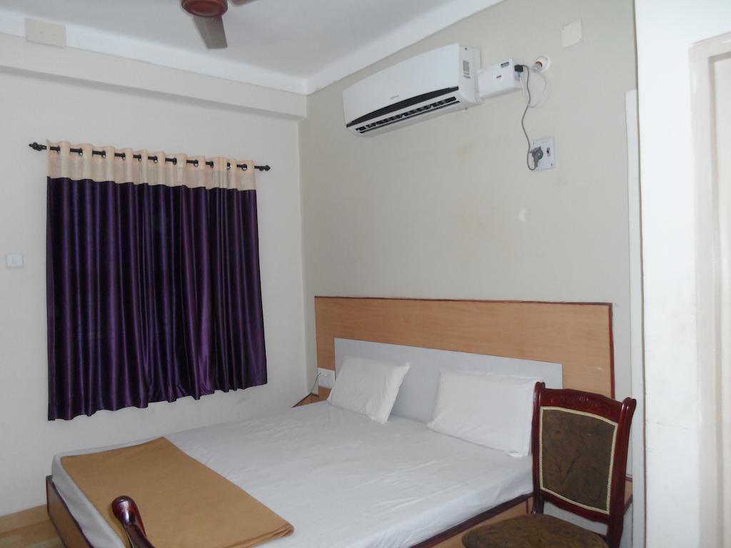 Hotel Pasuparthy Residency Tirupati Eksteriør bilde