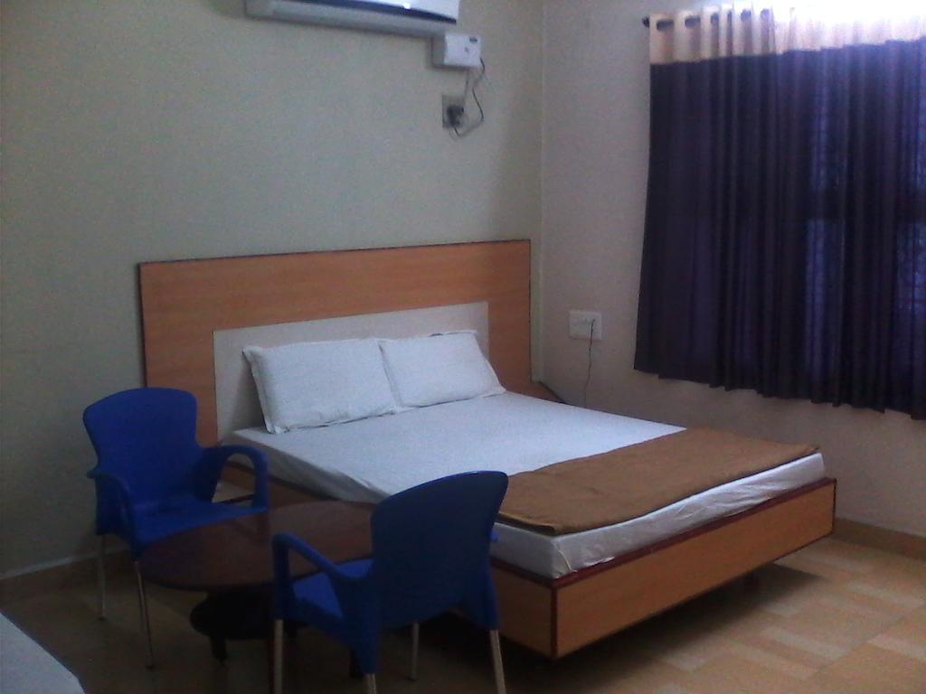 Hotel Pasuparthy Residency Tirupati Eksteriør bilde
