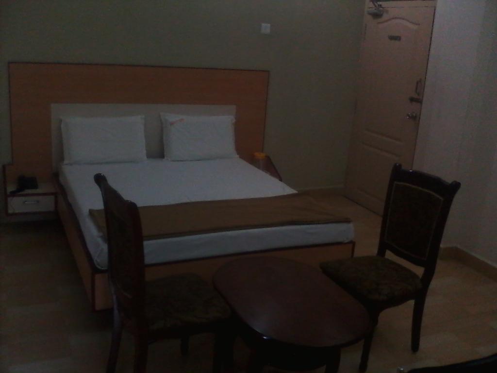Hotel Pasuparthy Residency Tirupati Rom bilde